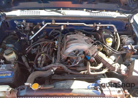 2001 Nissan Frontier Xe-V6 z USA, uszkodzony, nr VIN 1N6ED27T31C384116